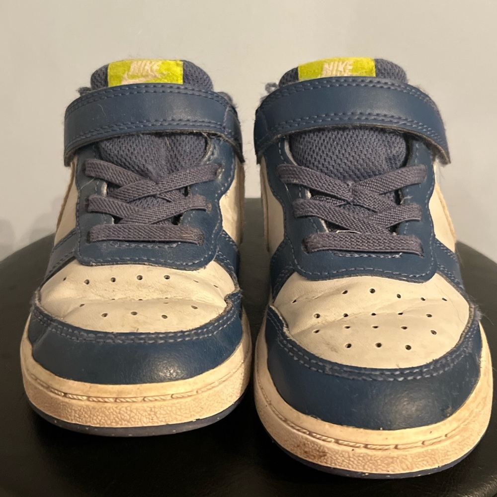 NIKE Court Borough Low 2 Sneakers 10 Toddler Blue Grey Boys Velcro Elastic Laces - Picture 4 of 9